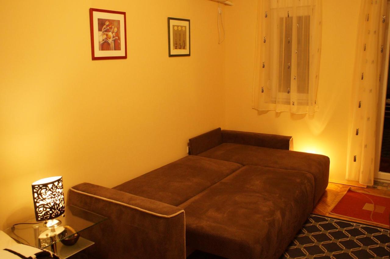Apartamento By The Park Free Parking Belgrado Exterior foto
