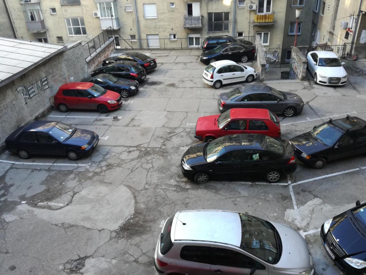Apartamento By The Park Free Parking Belgrado Exterior foto